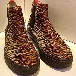 Del Toro Mens Calf Hair leather , Tiger print boot.